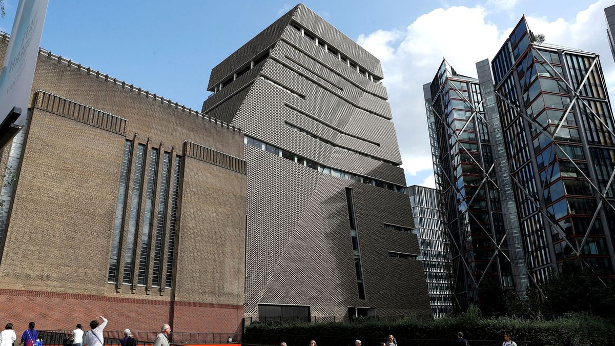 Po pádu z londýnské galerie Tate Modern zemřel muž